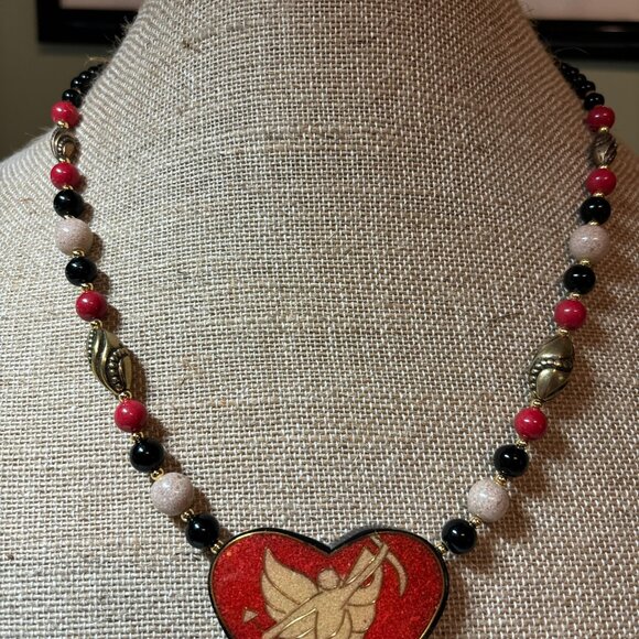 Reversible 20” Black Cream Red Beads with Goldtone Large Inlaid Resin Pendant - Picture 2 of 5